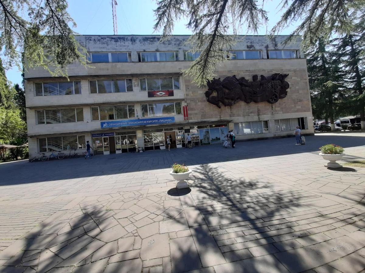 Гостиница "Курорт" Піцунда Екстер'єр фото